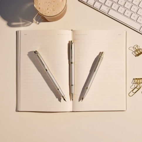 Шариковая ручка Parker IM Monochrome K328 (2172956) Champagne PVD M; син. черн.; подар.кор. фото 6