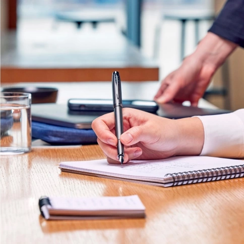 Перьевая ручка Parker IM Monochrome F328 (2172958) Bronze PVD F; сталь нержавеющая; подар.кор. фото 4