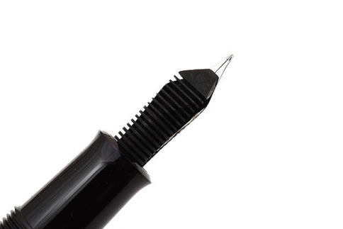 Ручка перьевая Pelikan Elegance Classic M205 (PL976423) Black CT EF перо сталь нержавеющая подар.кор. фото 3