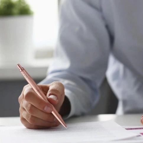 Шариковая ручка Parker Jotter Monochrome XL SE20 (2122755); роз.зол.мат. M; син. черн.; подар.кор. фото 15