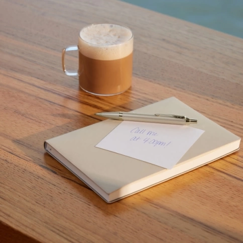 Шариковая ручка Parker IM Monochrome K328 (2172956) Champagne PVD M; син. черн.; подар.кор. фото 5